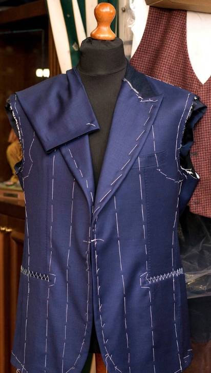 7 Strategies to Enhance Your Professional Image with a Tailored Suit