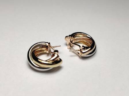 2025 Earring Trends for Working Women: Blend Professionalism with Personal Style
